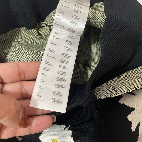 Sandro Paris-maje Floral Black and White Women's Shorts - Picture 5 of 16